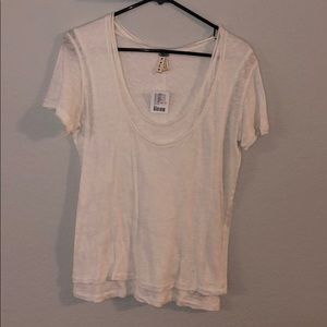 We the free white top size small